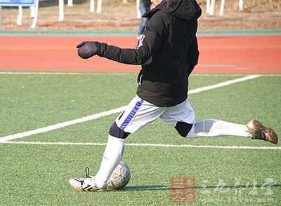 实况手游马儿射门攻略_实况手游马儿射门攻略_实况手游马儿射门攻略