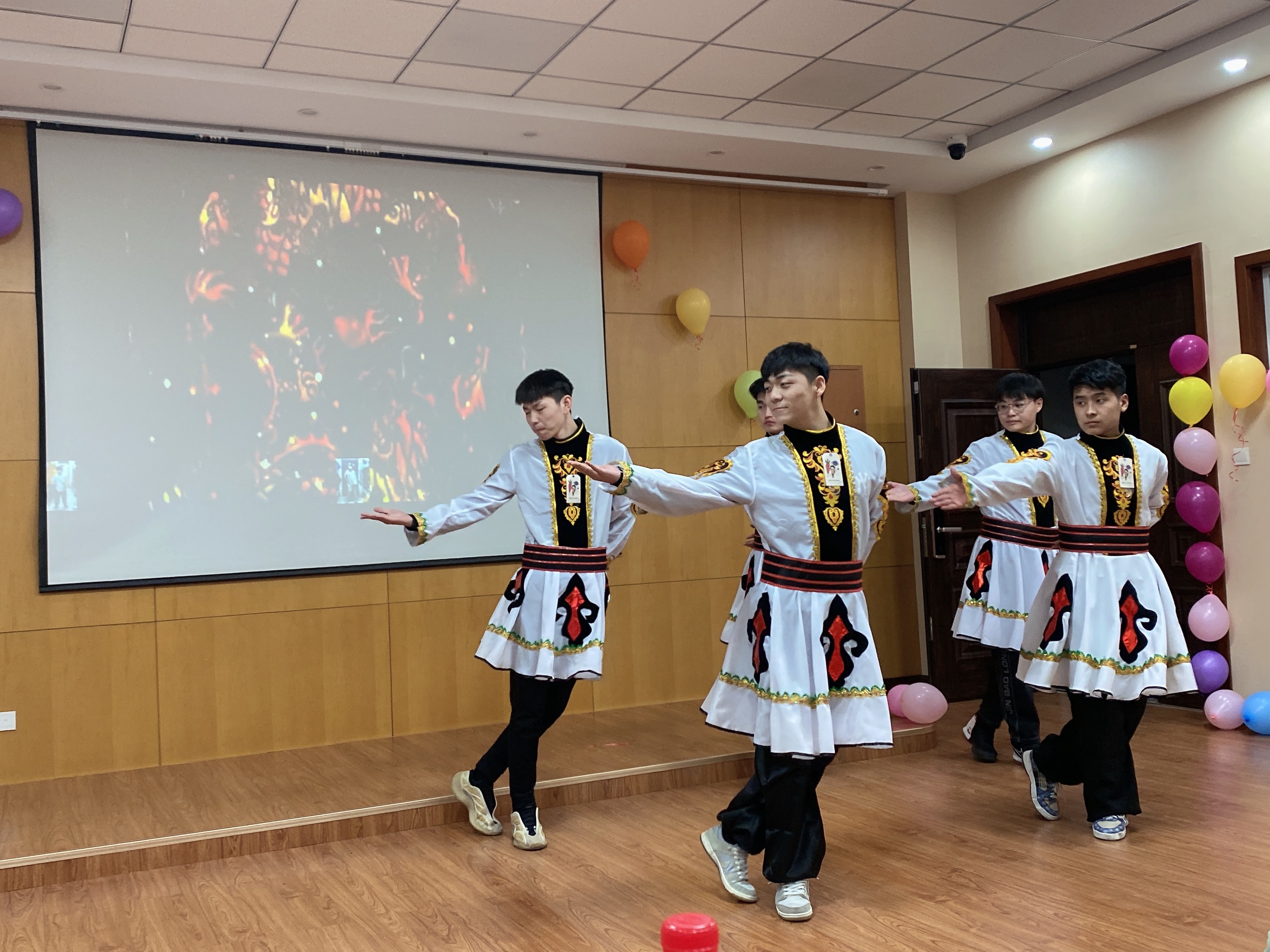 汴京大学：校园文化狂欢，才艺交融