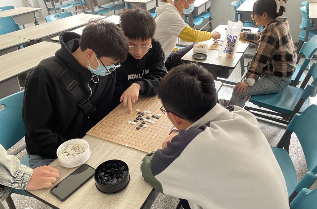 水立方：五子棋爱好者的智谋与情感交织的竞技舞台