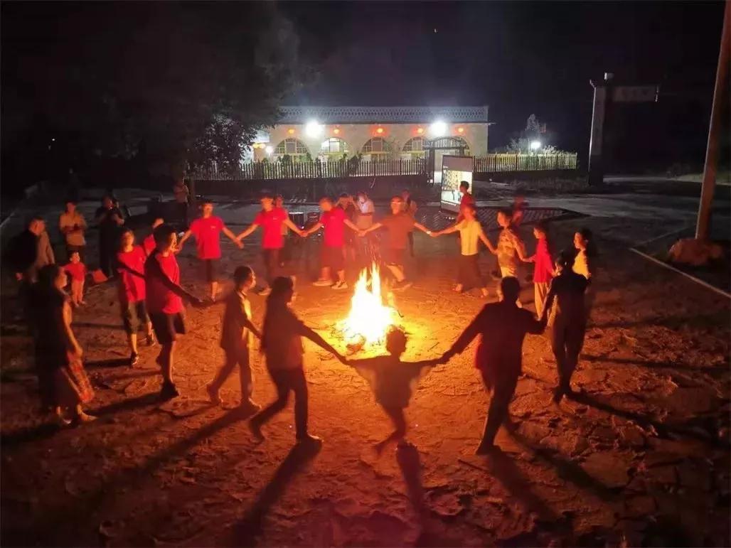 山海经中火云君的神话传说：热情与永恒的传奇之旅